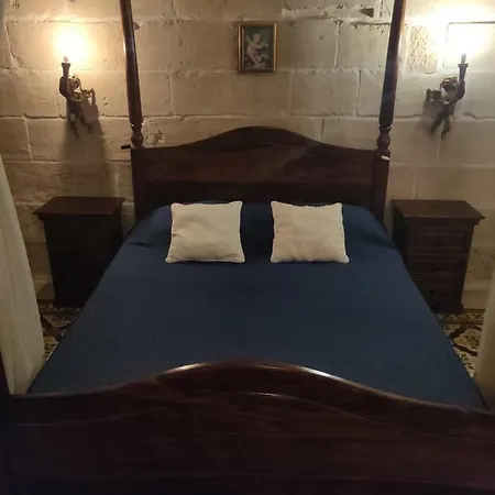 Hail Mary Bed & Breakfast Mosta