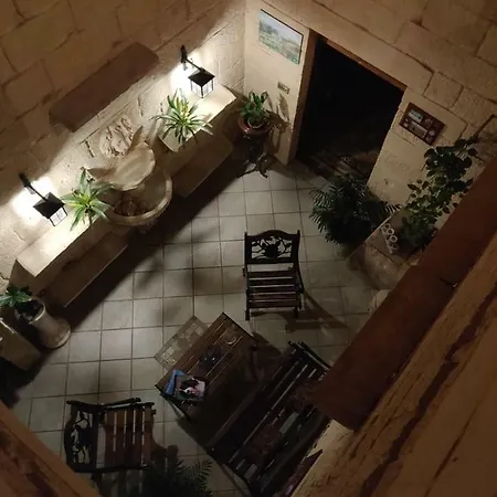 Bed & Breakfast Hail Mary