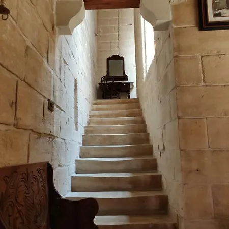 Hail Mary Bed and Breakfast Mosta